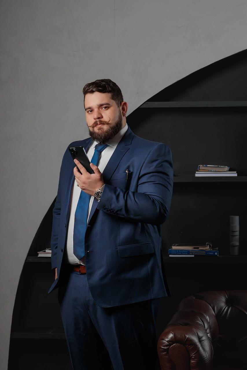 Dr. Nícolas Espíndola, advogado de Direito de Família